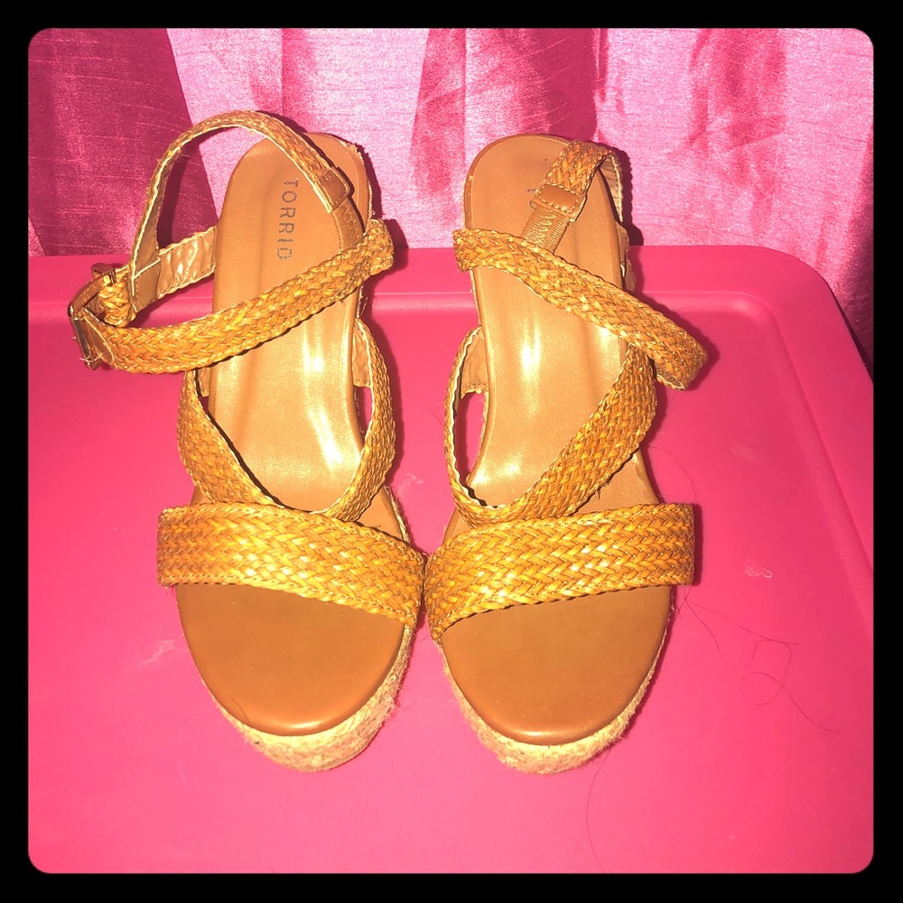 Women’s wedge heel sandals in wide width